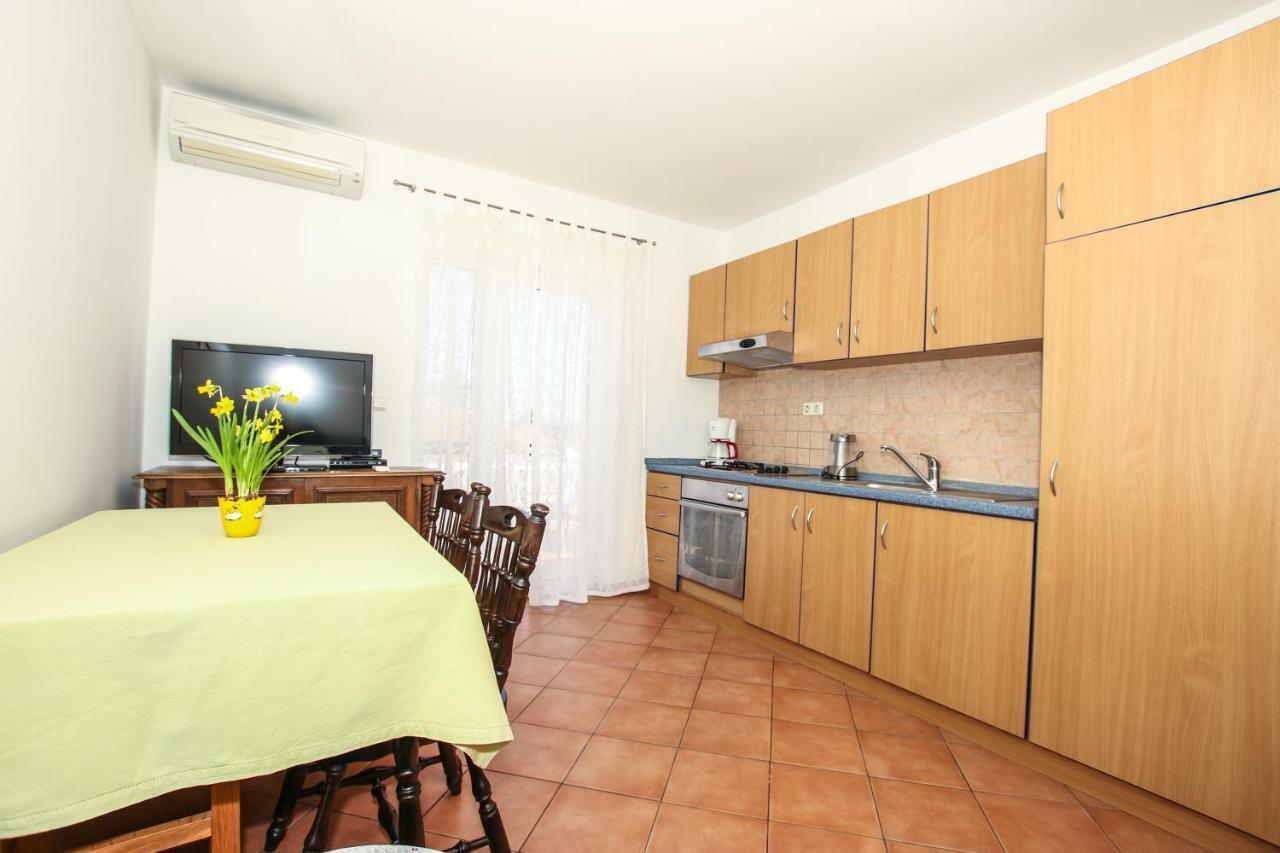 Apartmani Ljubica 波雷奇 外观 照片